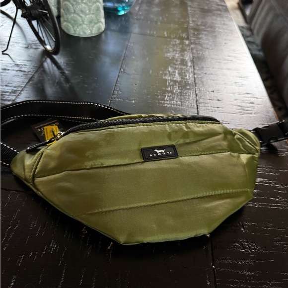 Scout Puffer Belt Bag NWT - Picture 4 of 4
